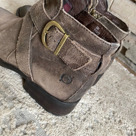 Born Trinculo Boots Ankle Booties Gray Taupe Suede Buckle Strap Detail: 5M - Picture 5 of 14